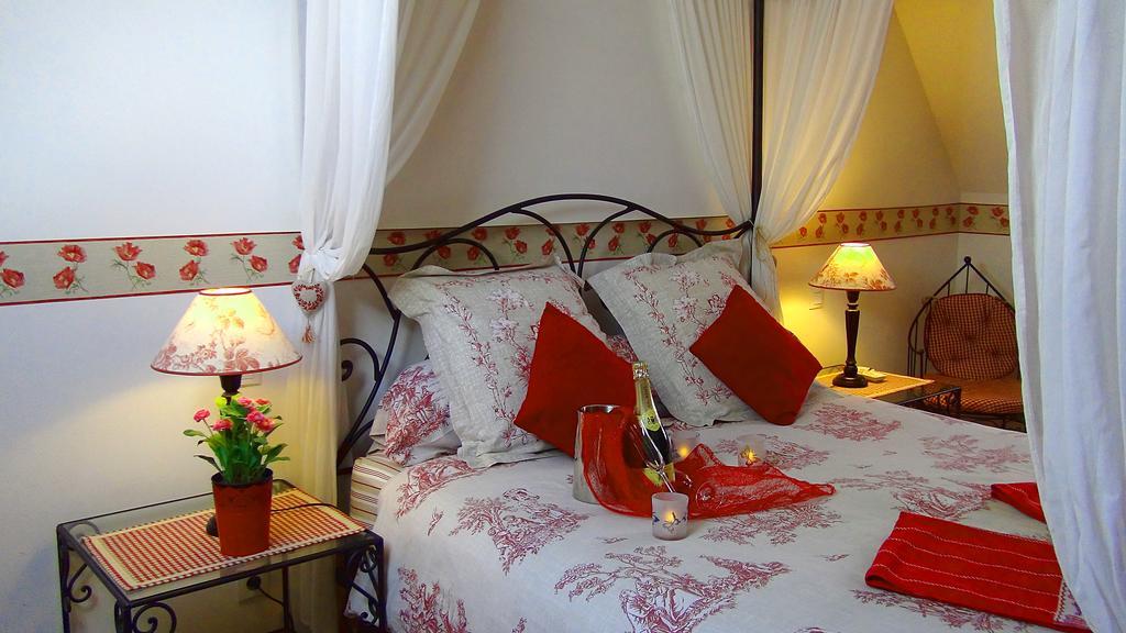 Le Clos Des Tilleuls La Vendelee Room photo